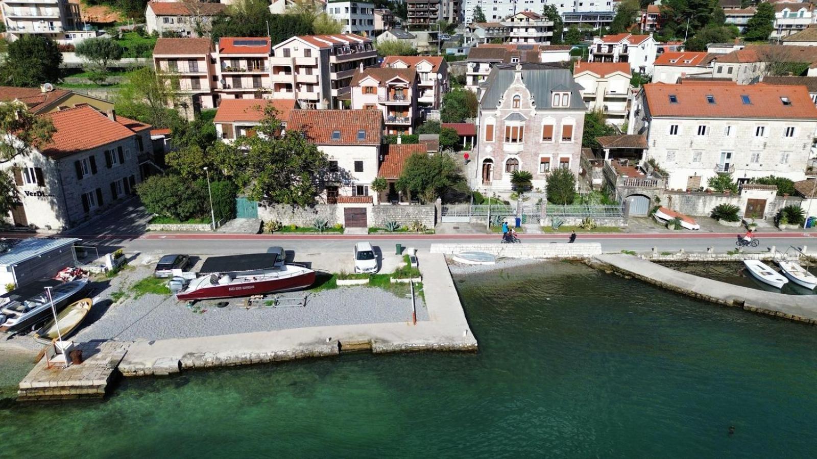 Waterfront Magnolia * Kotor