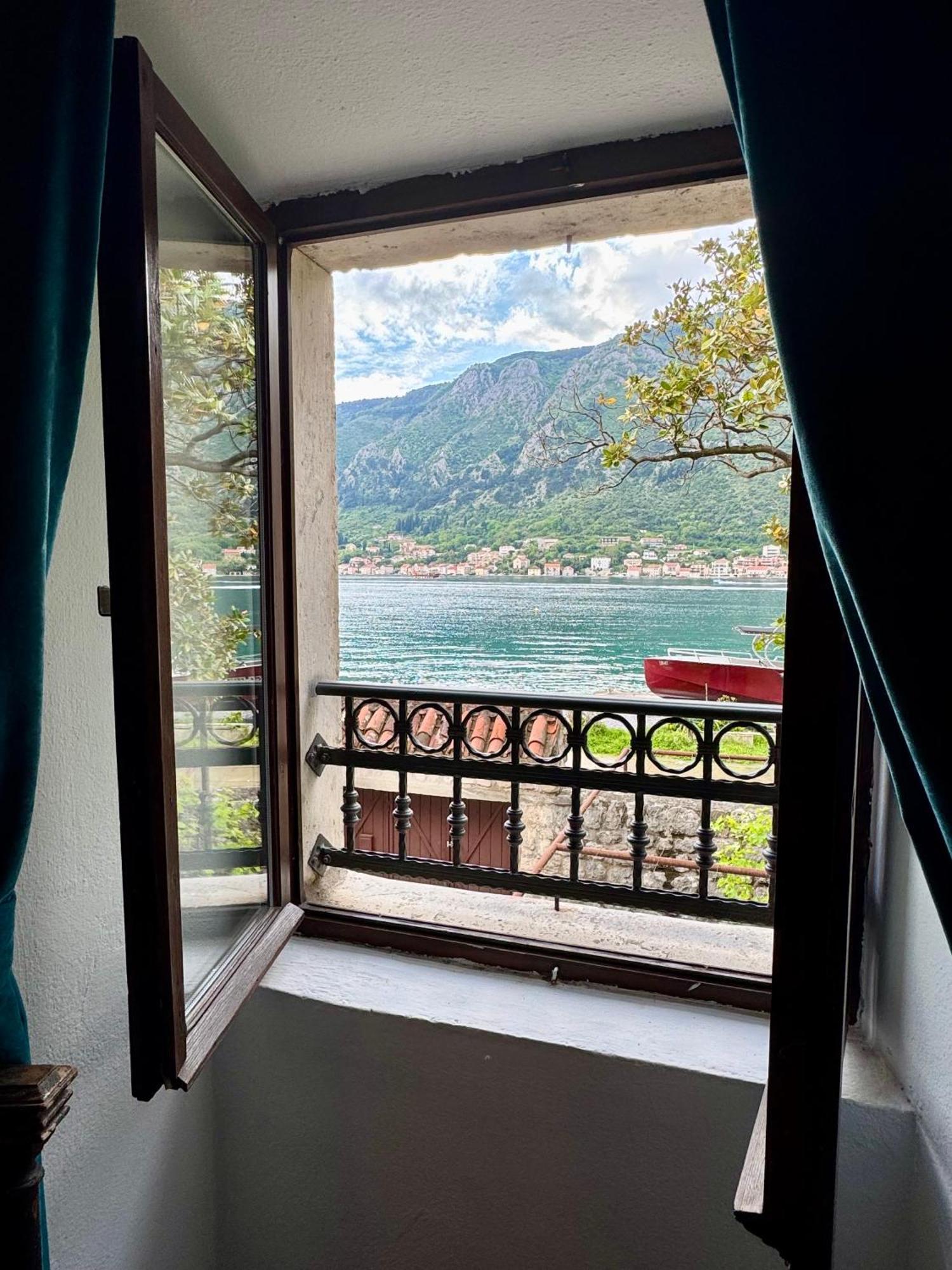 Waterfront Magnolia Villa Kotor
